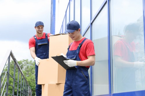 Removal companies in Balham handling a local home move