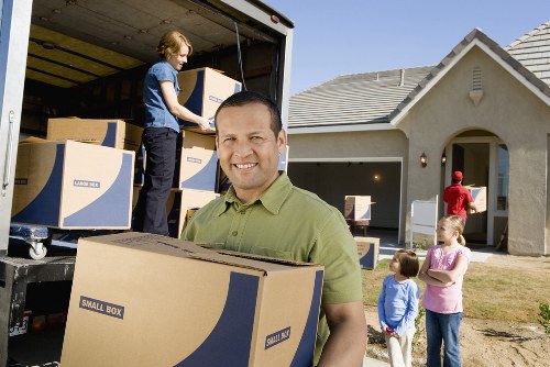Local Balham moving services handling household items safely